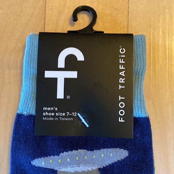 Foot Traffic Alien Abduction Socks - Picture 4 of 4